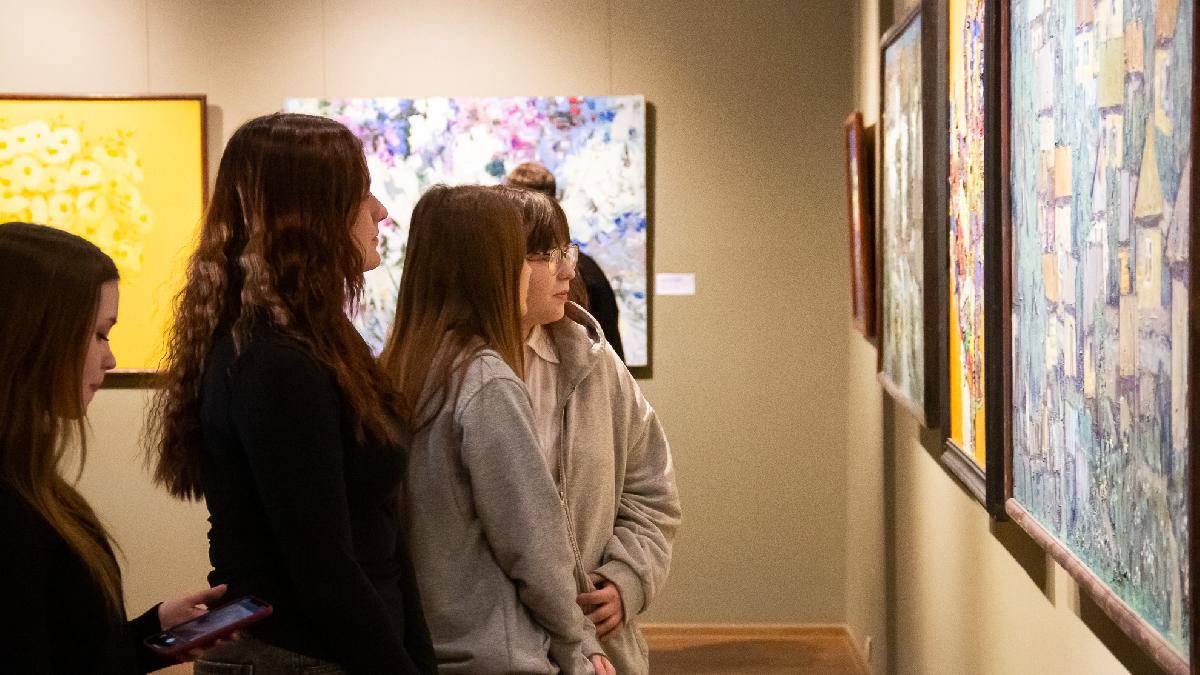 «Индустриальная мощь и «сибирский импрессионизм»: в Музее ИЗО Кузбасса открылась выставка кузбасских художников-первопроходцев