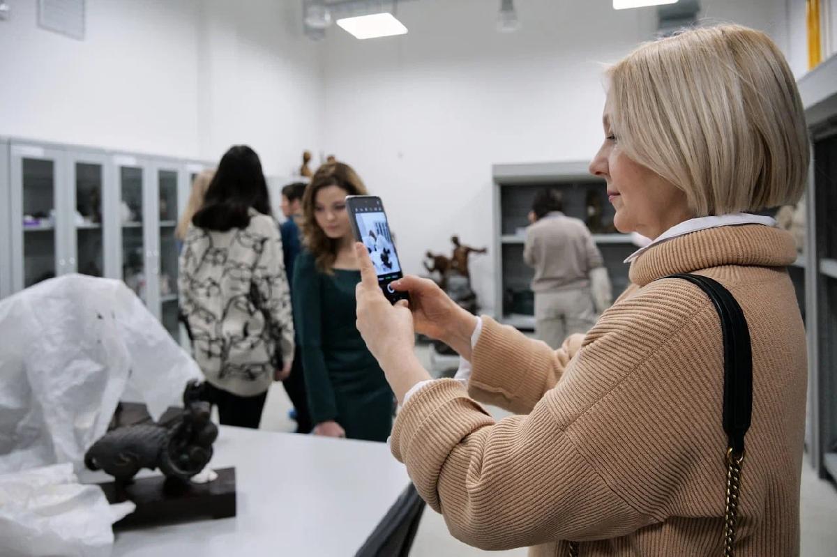 Эксклюзивная экскурсия в Фондохранилище